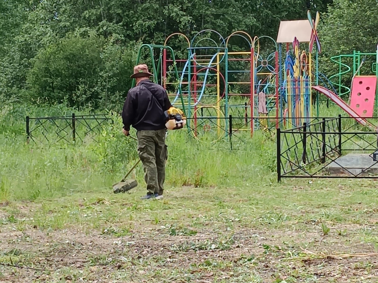 Работы по благоустройству территорий.