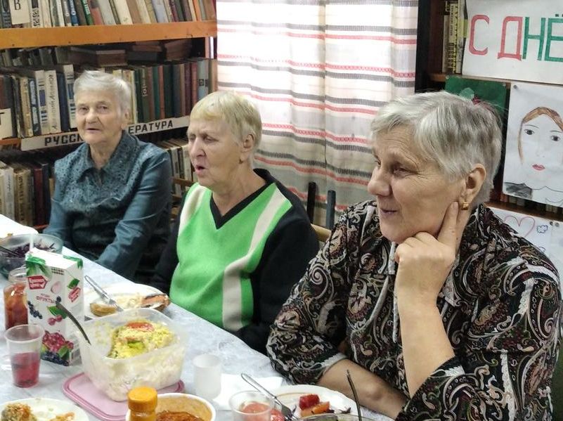 Участники ТОС д. Хотоли любят вместе отдыхать, отмечать Дни рождения, решать вопросы по благоустройству территории ТОС.