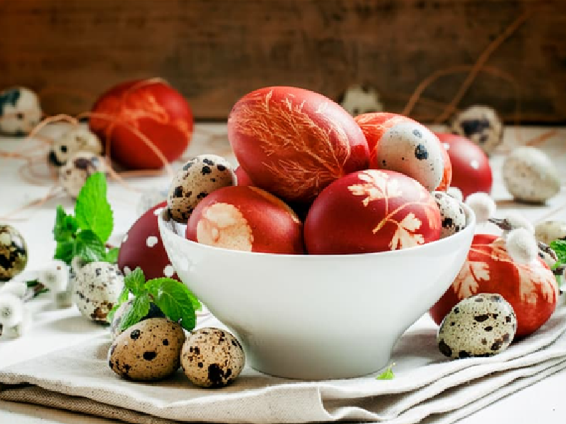 Красим яйца красиво и безопасно.